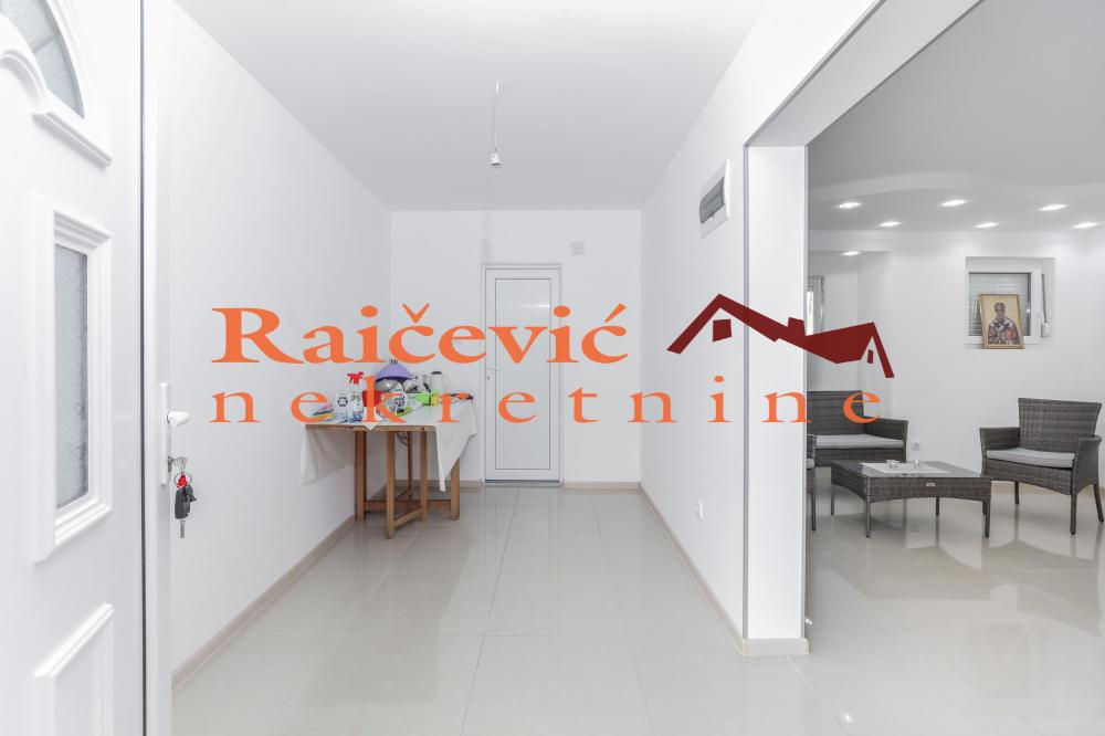 Slika 5 - Bakiceva,  Lokal za izdavanje, 180m2, 1.200€