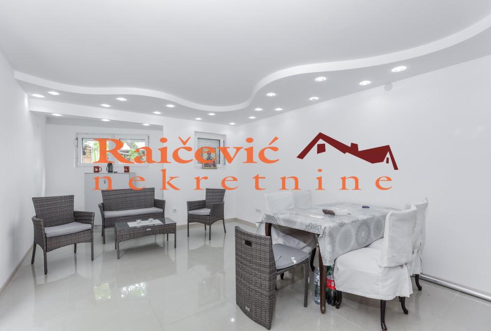 Slika 8 - Bakiceva,  Lokal za izdavanje, 180m2, 1.200€