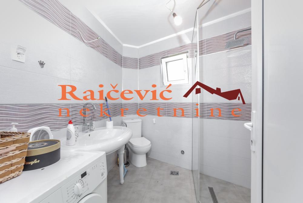 Slika 11 - Bakiceva,  Lokal za izdavanje, 180m2, 1.200€