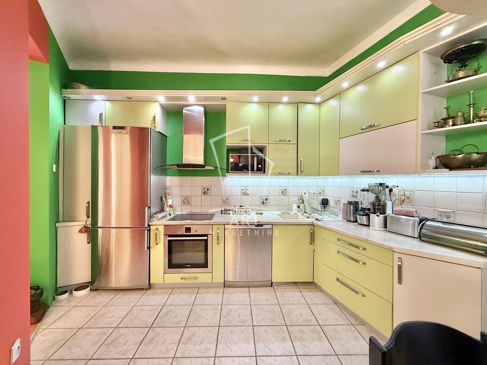 Slika 5 - Bulevar Despota Stefana, Četvorosoban stan na prodaju, 74m2, 282.000€