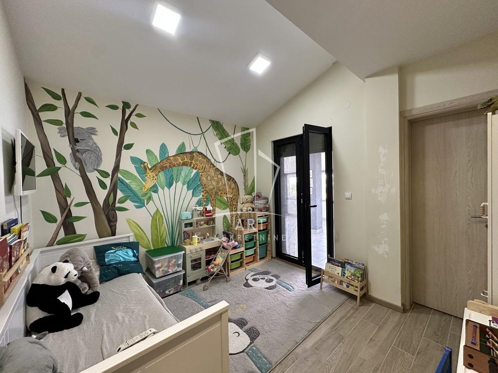 Slika 9 - Ugrinovački put, Četvorosoban stan na prodaju, 165m2, 280.000€