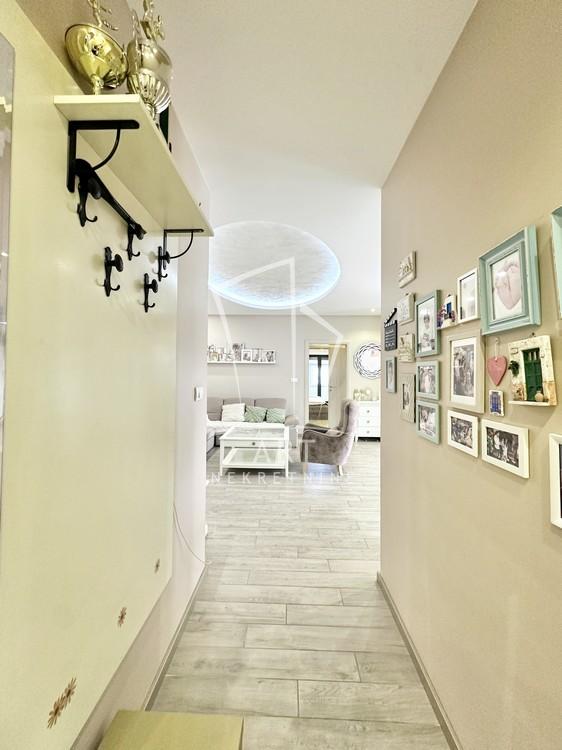 Slika 5 - Ugrinovački put, Četvorosoban stan na prodaju, 165m2, 280.000€