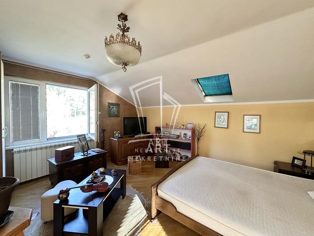 Slika 10 - Đorđa Jovanovića,  Kuća na prodaju, 342m2, 230.000€