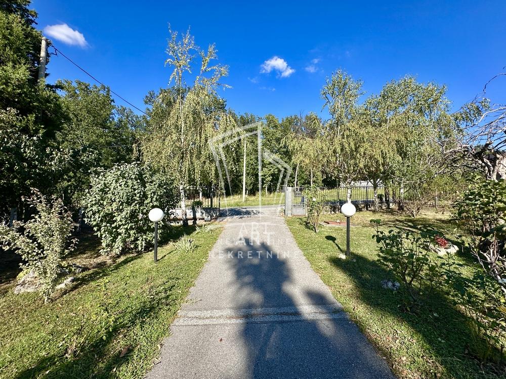 Slika 1 - Đorđa Jovanovića,  Kuća na prodaju, 342m2, 230.000€