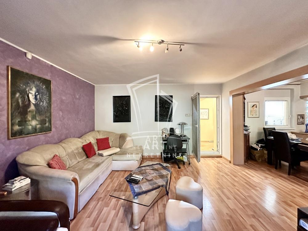 Slika 3 - Đorđa Jovanovića,  Kuća na prodaju, 342m2, 230.000€