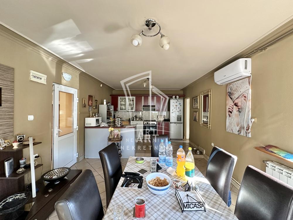 Slika 6 - Đorđa Jovanovića,  Kuća na prodaju, 342m2, 230.000€