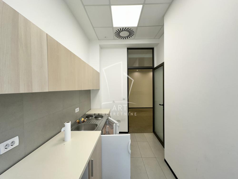 Slika 4 - Zelengorska,  Lokal za izdavanje, 441m2, 4.847€