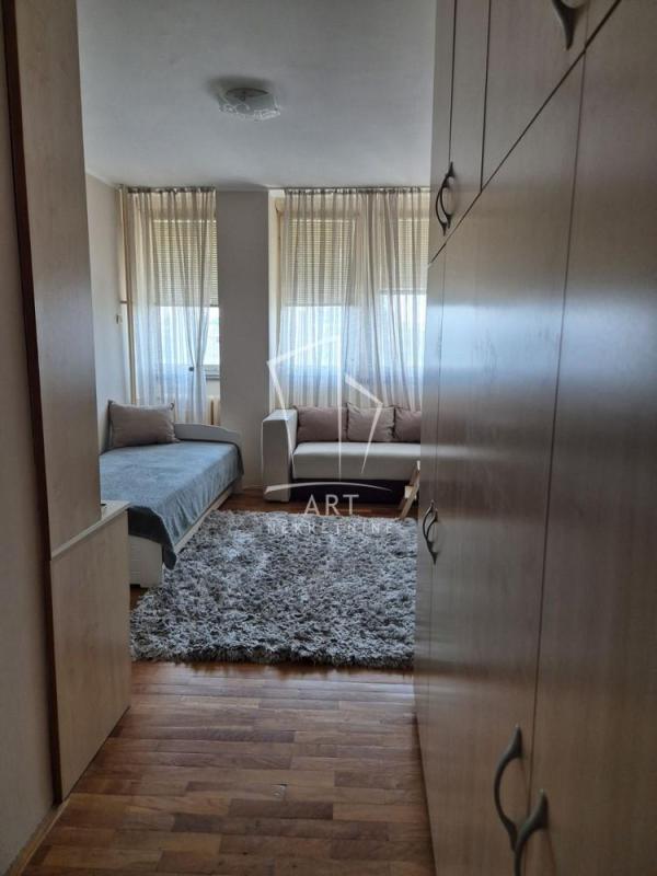 Slika 8 - Bulevar Mihajla Pupina, Trosoban stan za izdavanje, 77m2, 870€