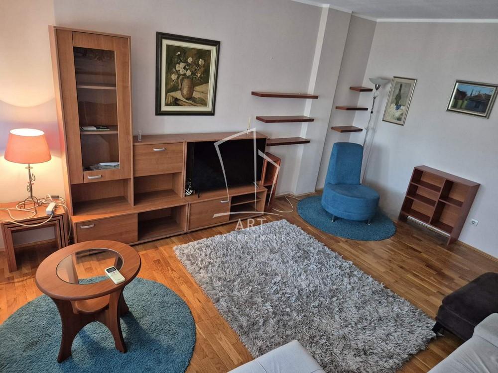 Slika 1 - Bulevar Mihajla Pupina, Trosoban stan za izdavanje, 77m2, 870€
