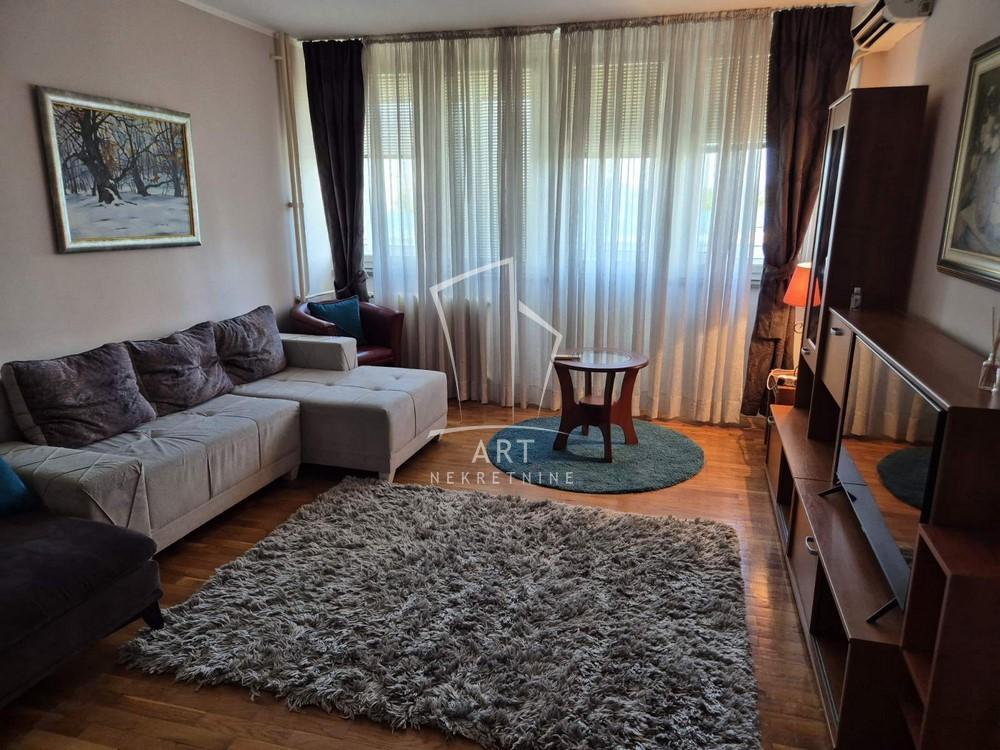 Glavna slika -Bulevar Mihajla Pupina, Trosoban stan za izdavanje, 77m2, 870€