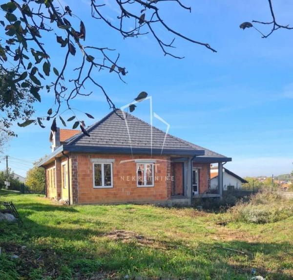Glavna slika -Srpske slave,  Kuća na prodaju, 311m2, 250.000€
