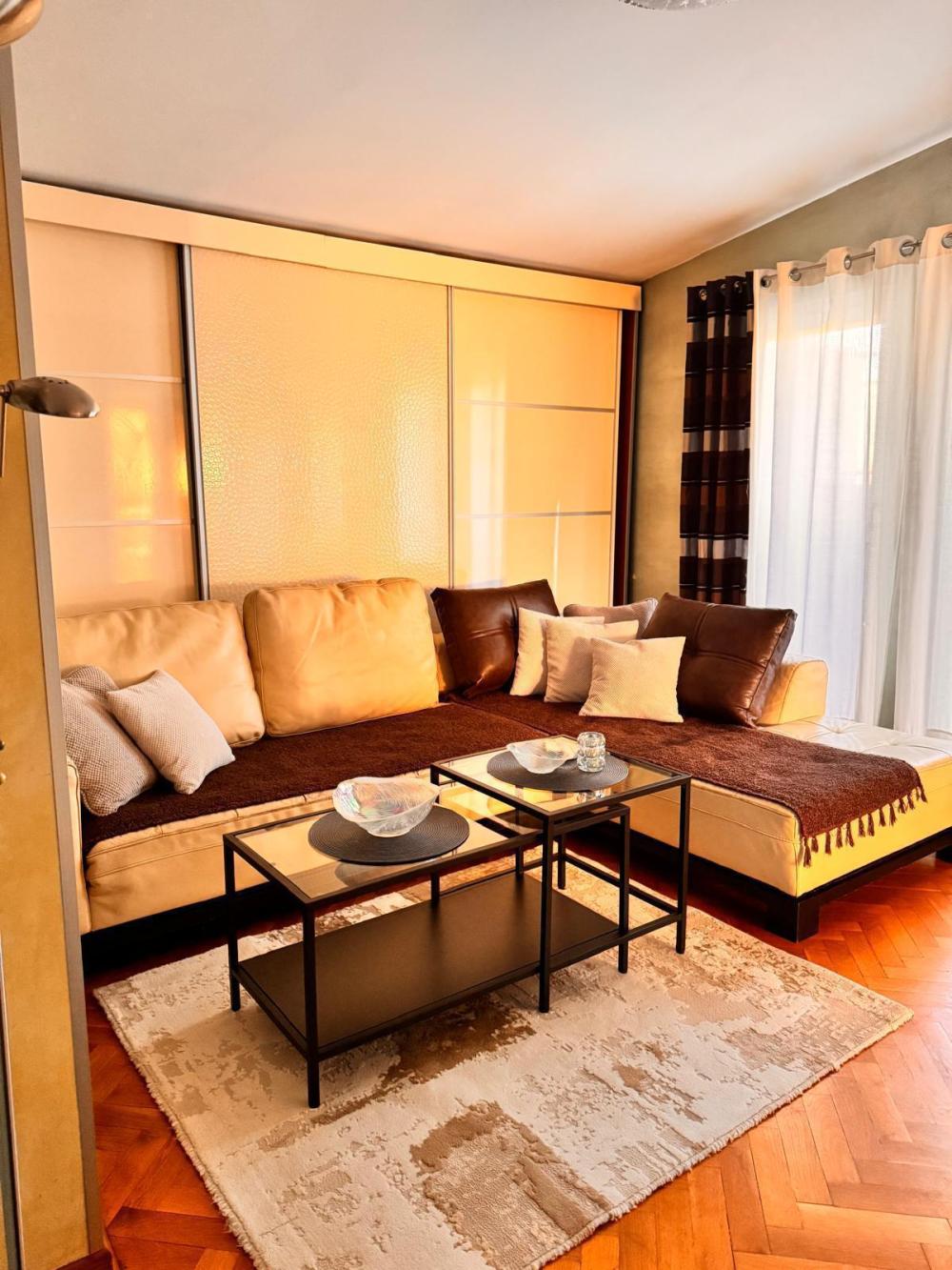 Slika 1 - Sime Igumanova, Dvosoban stan za izdavanje, 65m2, 800€