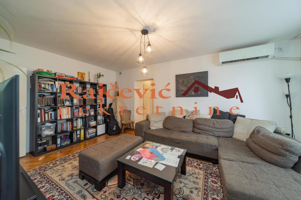 Slika 2 - Jovana Bijelica, Trosoban stan na prodaju, 71m2, 190.000€