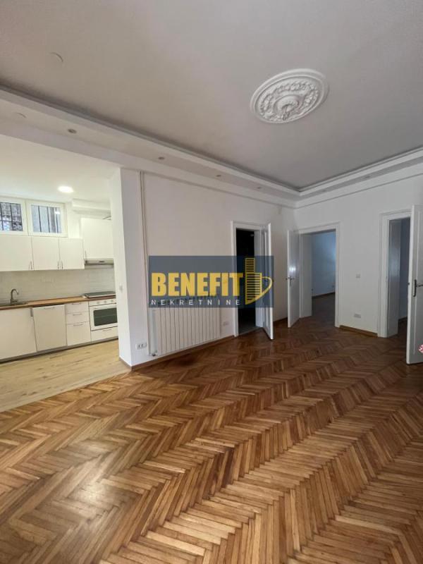 Glavna slika -Četvorosoban stan za izdavanje, 90m2, 1.300€