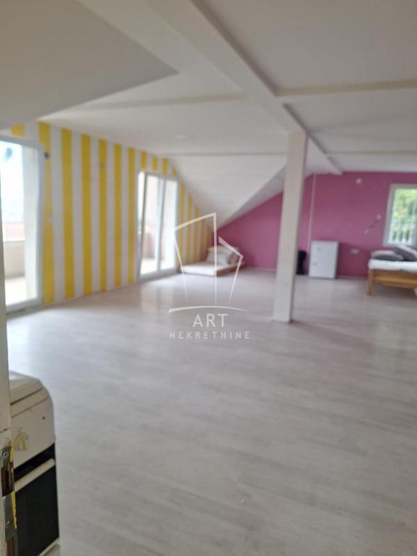 Slika 10 - Čedomilja Mitrovića, Kuća za izdavanje, 520m2, 3.700€