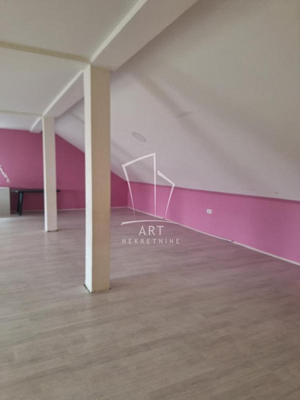 Slika 11 - Čedomilja Mitrovića, Kuća za izdavanje, 520m2, 3.700€