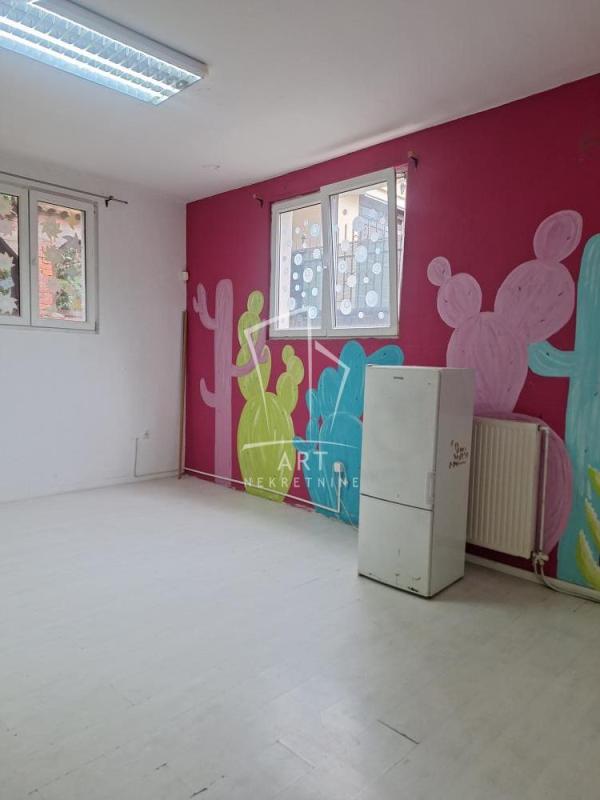 Slika 9 - Čedomilja Mitrovića, Kuća za izdavanje, 520m2, 3.700€