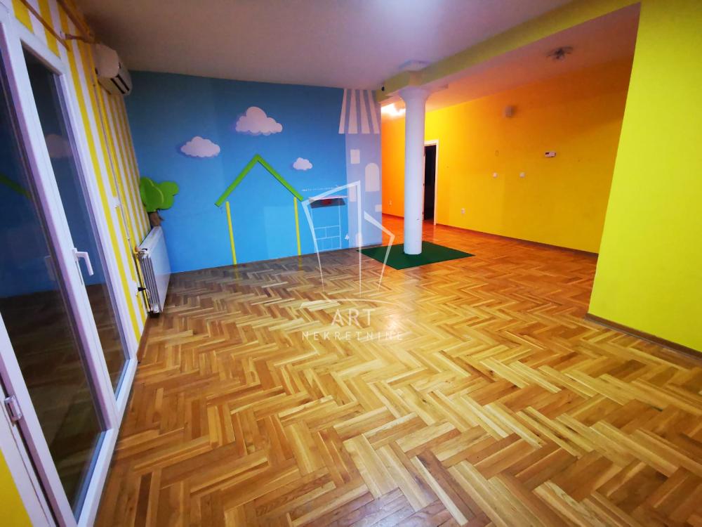 Slika 4 - Čedomilja Mitrovića, Kuća za izdavanje, 520m2, 3.700€