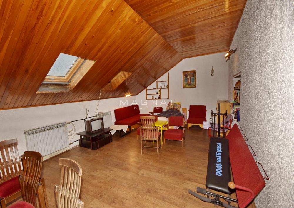 Slika 9 - Dostojevskog, Kuća na prodaju, 212m2, 430.000€