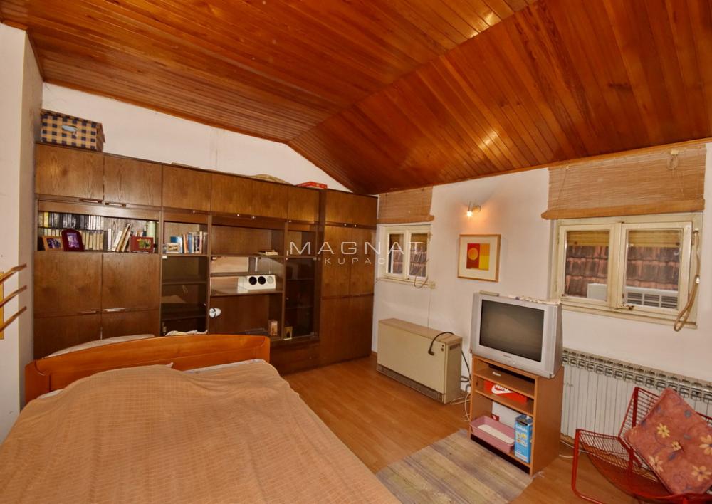 Slika 11 - Dostojevskog, Kuća na prodaju, 212m2, 430.000€