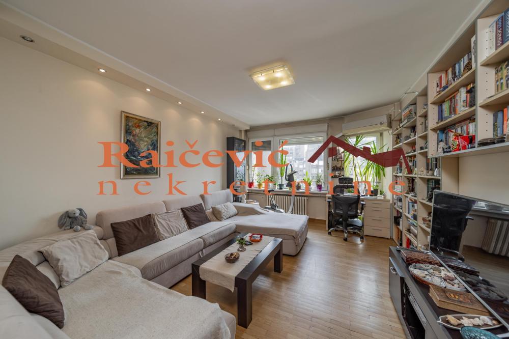 Slika 1 - Milutina Milankovica, Dvoiposoban stan na prodaju, 70m2, 246.000€