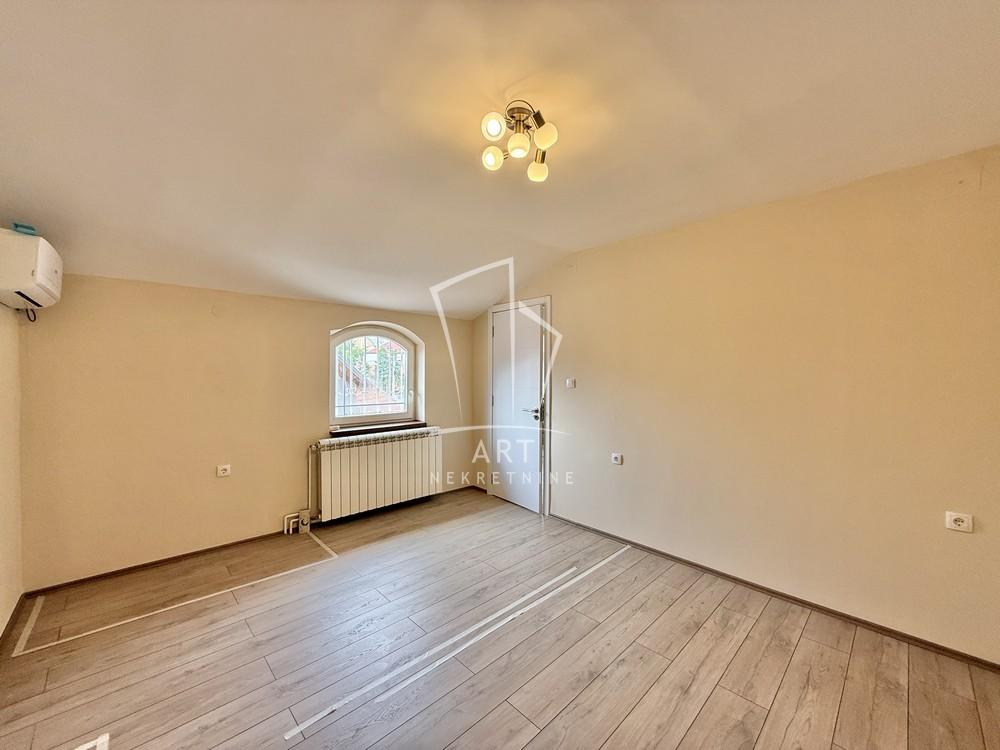 Slika 10 - Milana Vukosa,  Kuća za izdavanje, 118m2, 2.500€