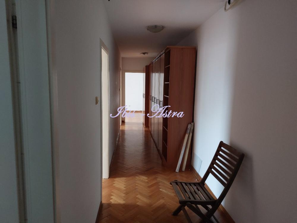 Slika 8 - Dositejeva, Četvorosoban stan na prodaju, 111m2, 510.000€