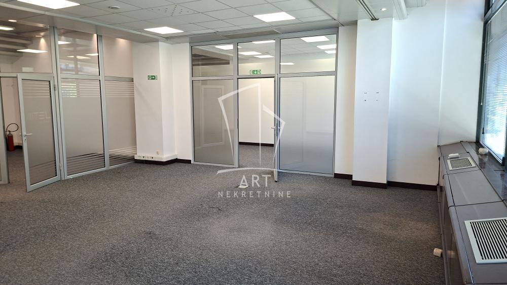 Slika 1 - Vladimira Popovića,  Lokal za izdavanje, 185m2, 2.775€