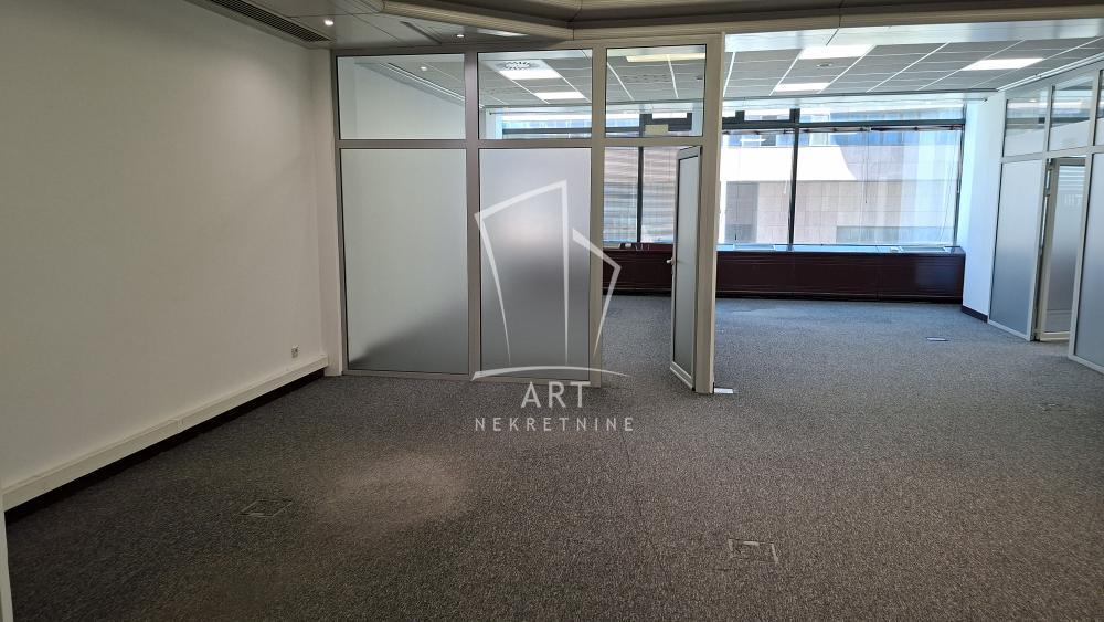 Glavna slika -Vladimira Popovića,  Lokal za izdavanje, 185m2, 2.775€