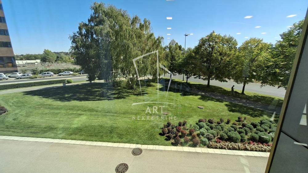 Slika 3 - Vladimira Popovića,  Lokal za izdavanje, 267m2, 4.005€