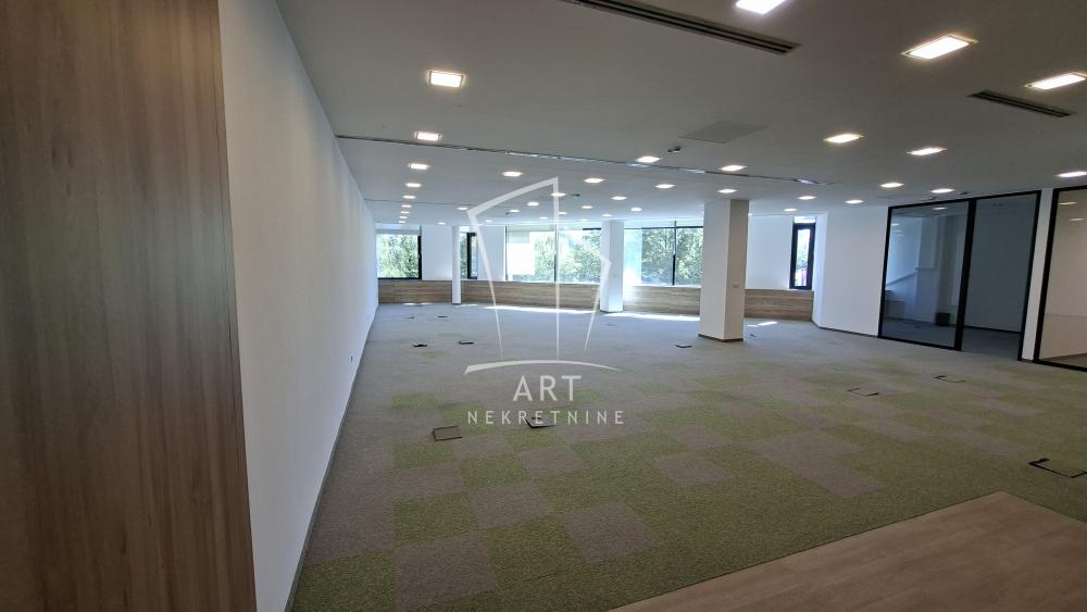 Slika 1 - Vladimira Popovića,  Lokal za izdavanje, 267m2, 4.005€