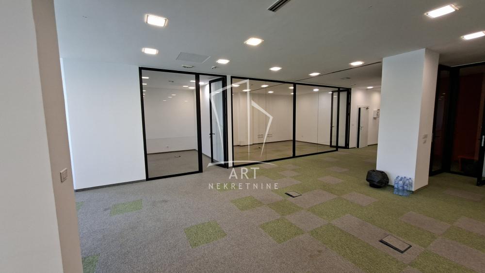 Slika 8 - Vladimira Popovića,  Lokal za izdavanje, 267m2, 4.005€