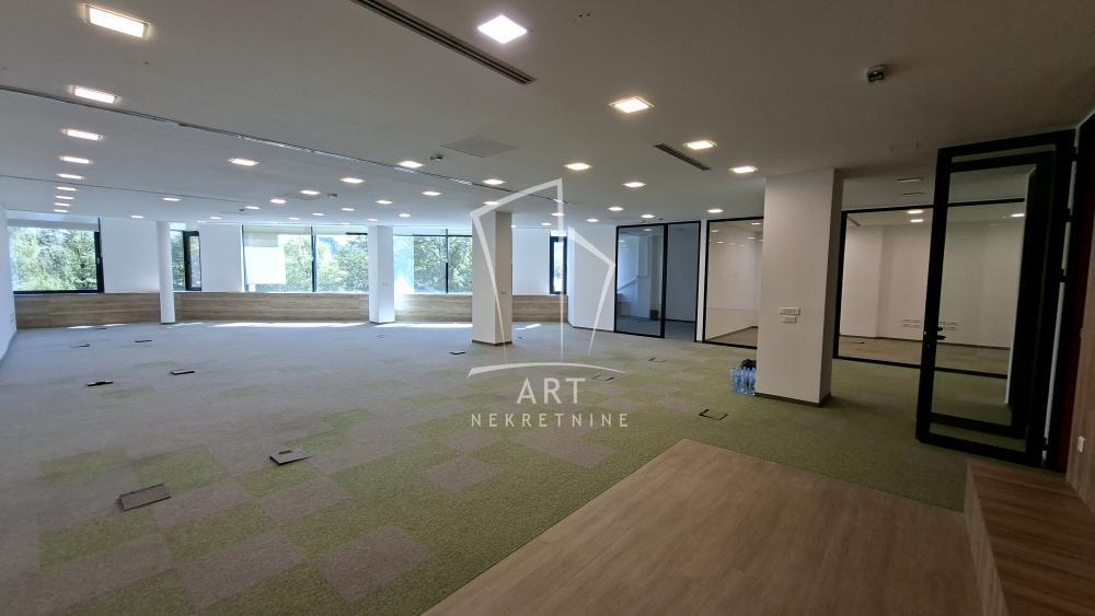 Glavna slika -Vladimira Popovića,  Lokal za izdavanje, 267m2, 4.005€