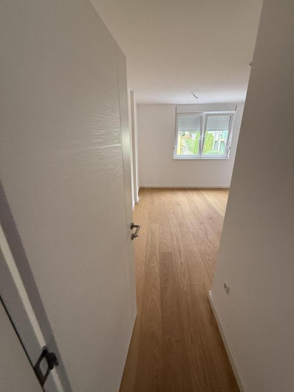 Slika 4 - Mažuranićeva, Četvorosoban stan na prodaju, 101m2, 229.200€