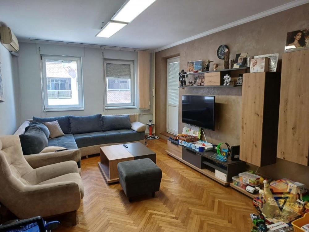 Slika 1 - Trosoban stan za izdavanje, 150m2, 1.450€