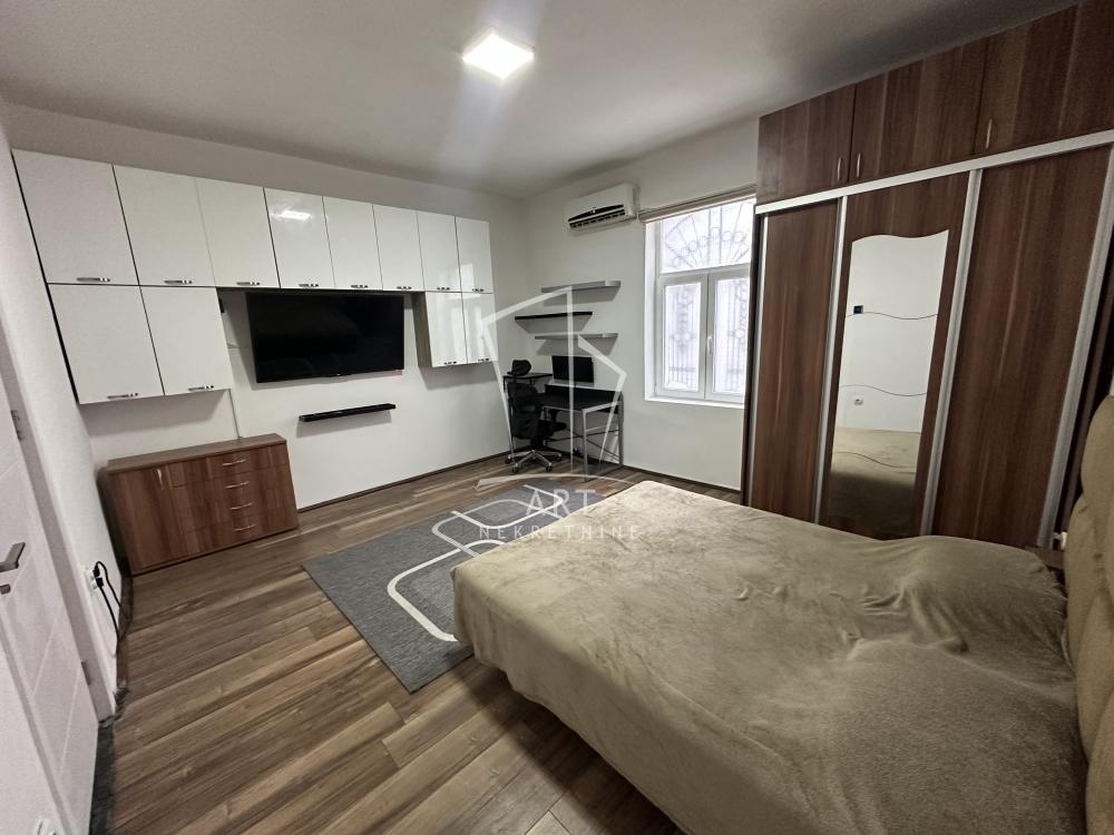 Slika 1 - Budimska,  Kuća za izdavanje, 45m2, 650€