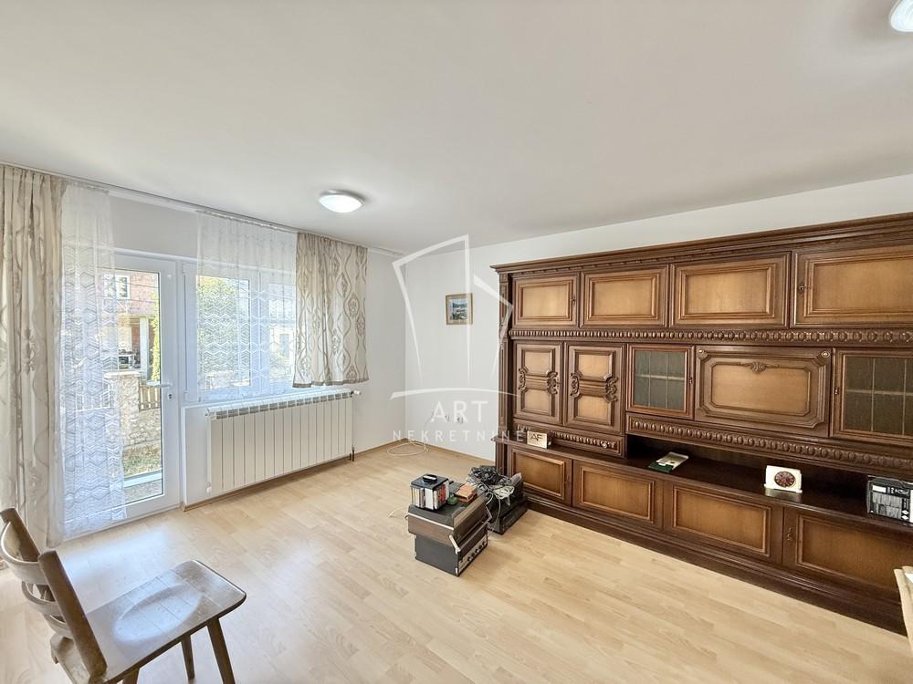 Slika 5 - Živote Marinkovića, Kuća za izdavanje, 124m2, 900€