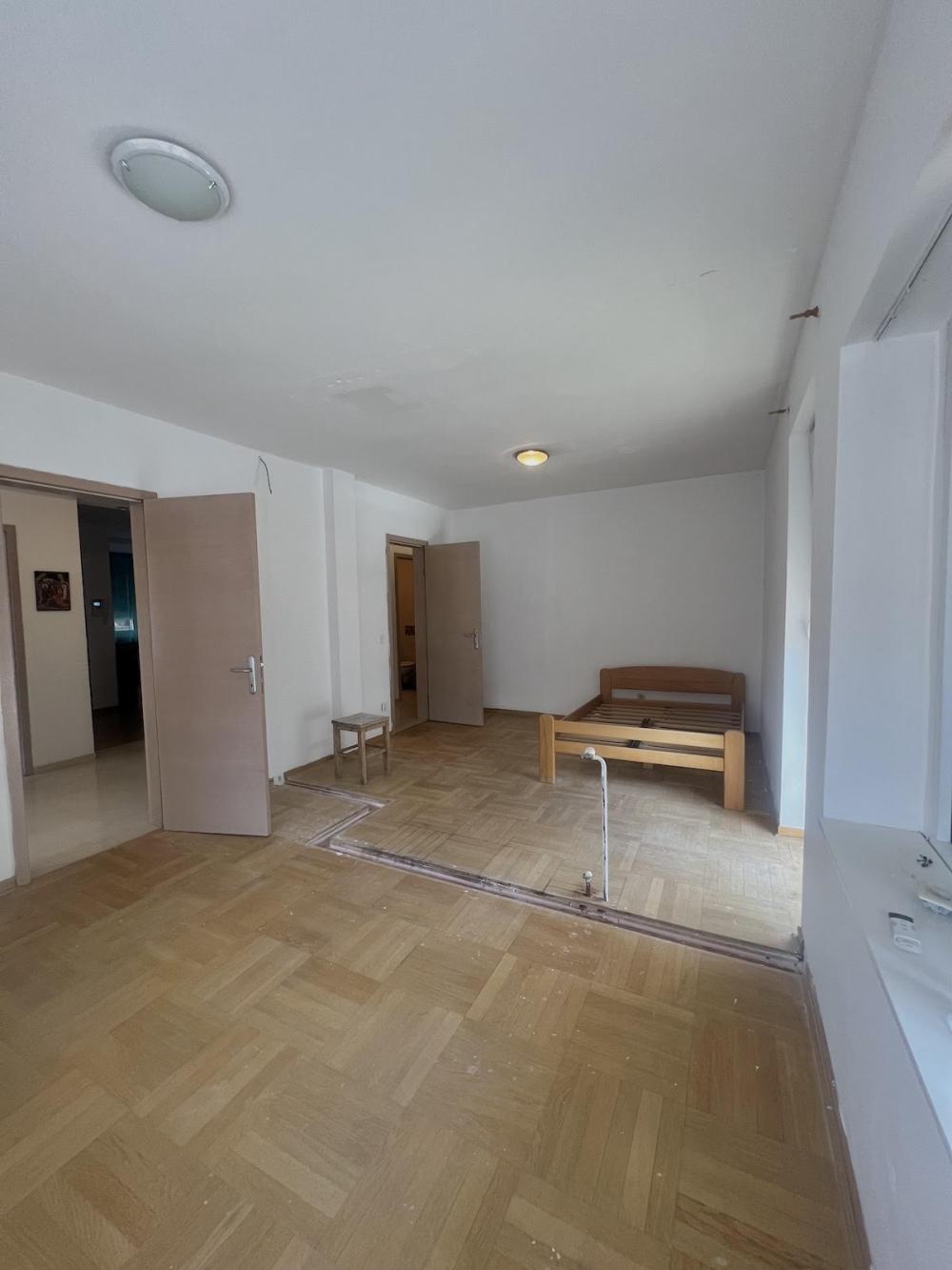Slika 3 - Nikole Djurkovica, Troiposoban stan za izdavanje, 110m2, 1.500€