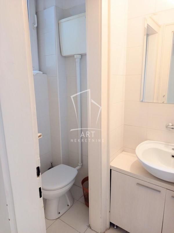 Slika 11 - Zmaj Jovina,  Lokal za izdavanje, 83m2, 1.000€