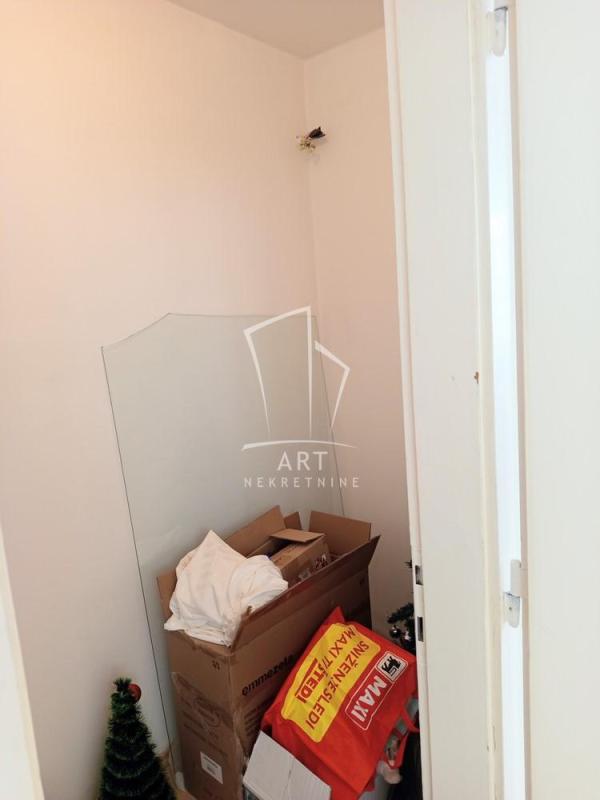 Slika 10 - Zmaj Jovina,  Lokal za izdavanje, 83m2, 1.000€