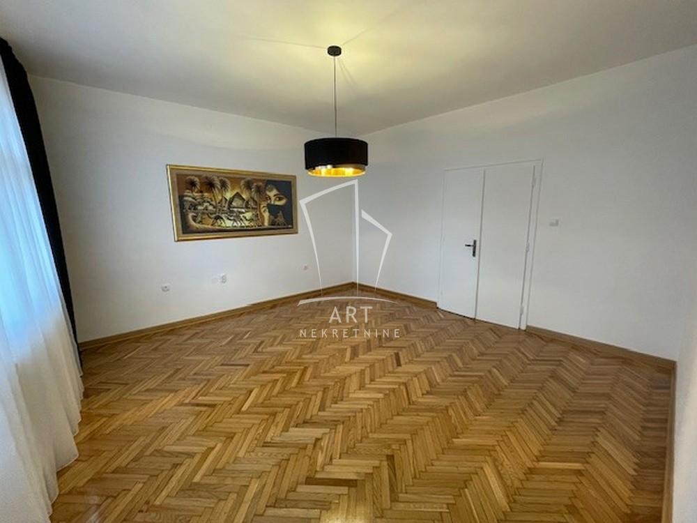 Slika 2 - Rajka Mitića,  Lokal za izdavanje, 84m2, 950€