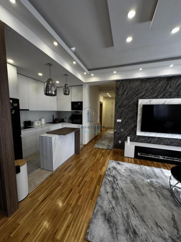 Slika 1 - Četvorosoban stan na prodaju, 76m2, 178.000€