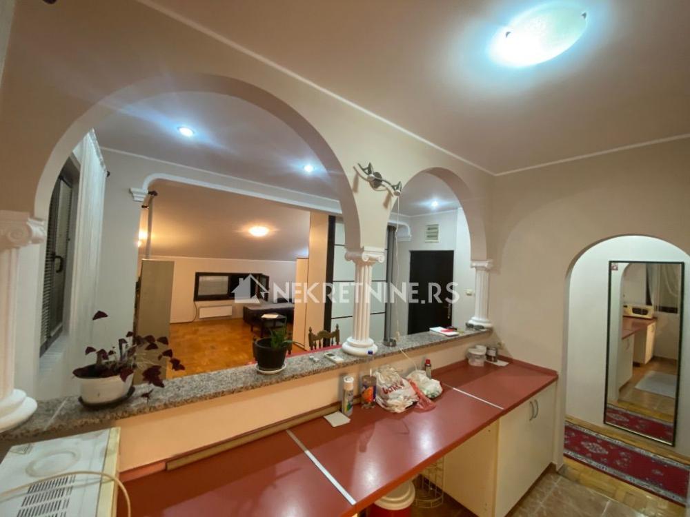 Slika 3 - Bukureška, Trosoban stan za izdavanje, 85m2, 650€