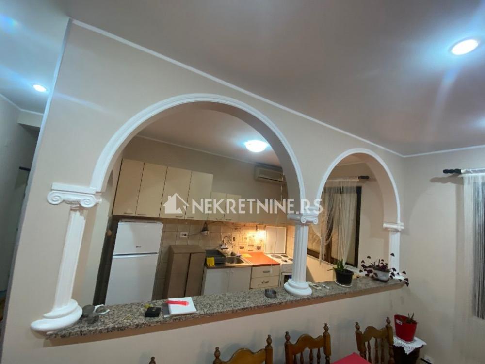 Slika 2 - Bukureška, Trosoban stan za izdavanje, 85m2, 650€