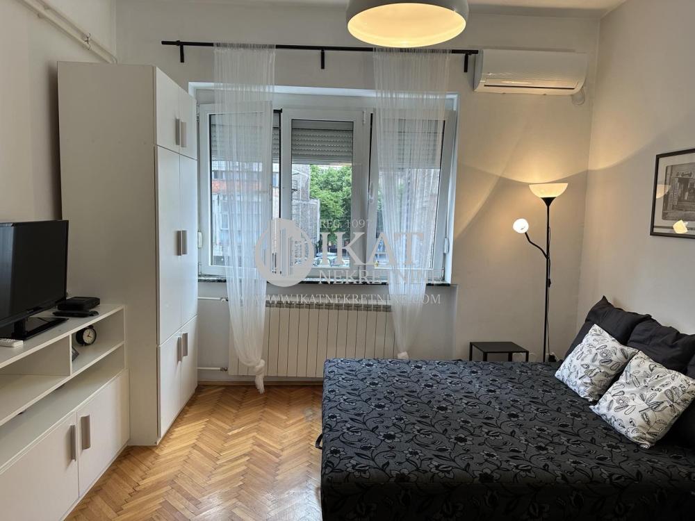 Slika 7 - Bulevar Despota Stefana,  Stan za izdavanje, 25m2, 500€