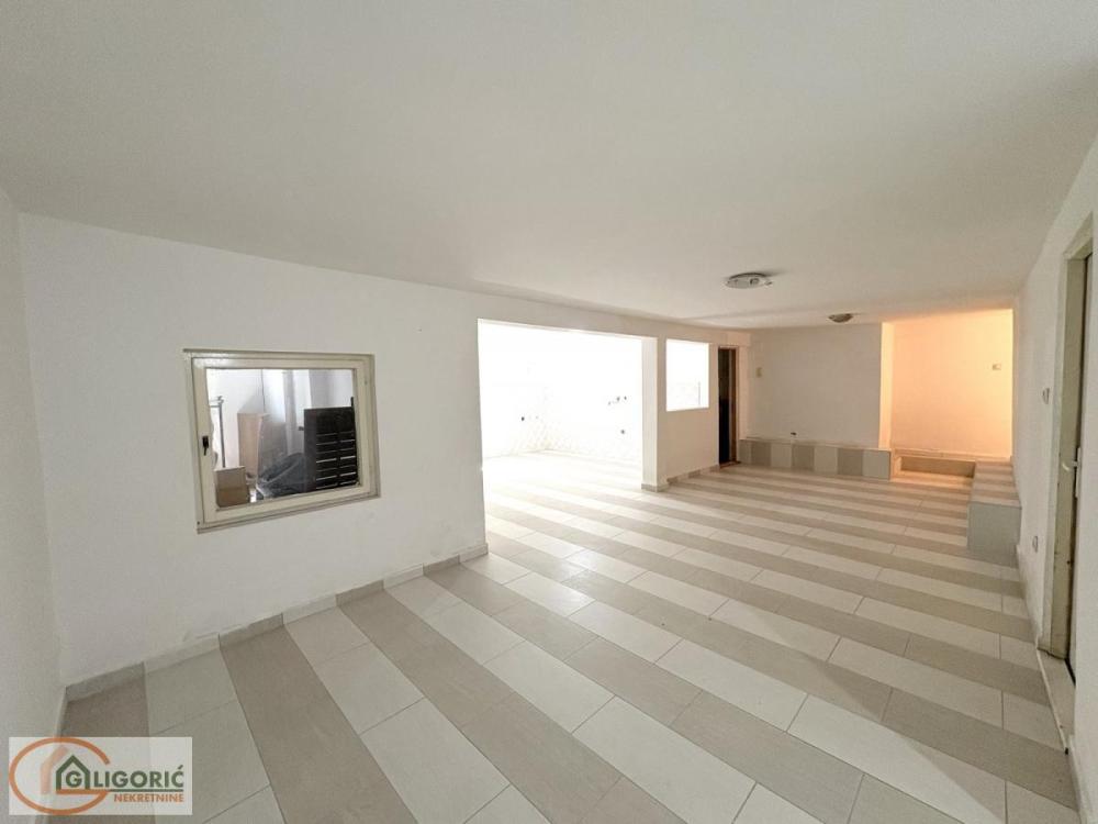 Slika 8 -  Kuća na prodaju, 270m2, 350.000€