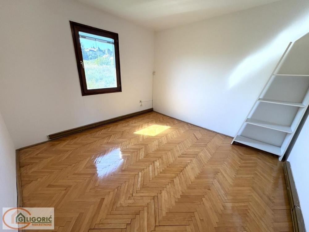 Slika 4 -  Kuća na prodaju, 270m2, 350.000€