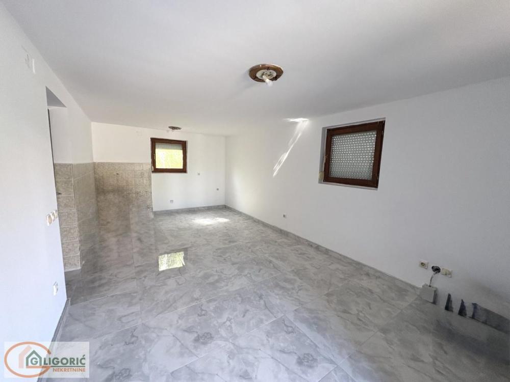 Slika 11 -  Kuća na prodaju, 270m2, 350.000€