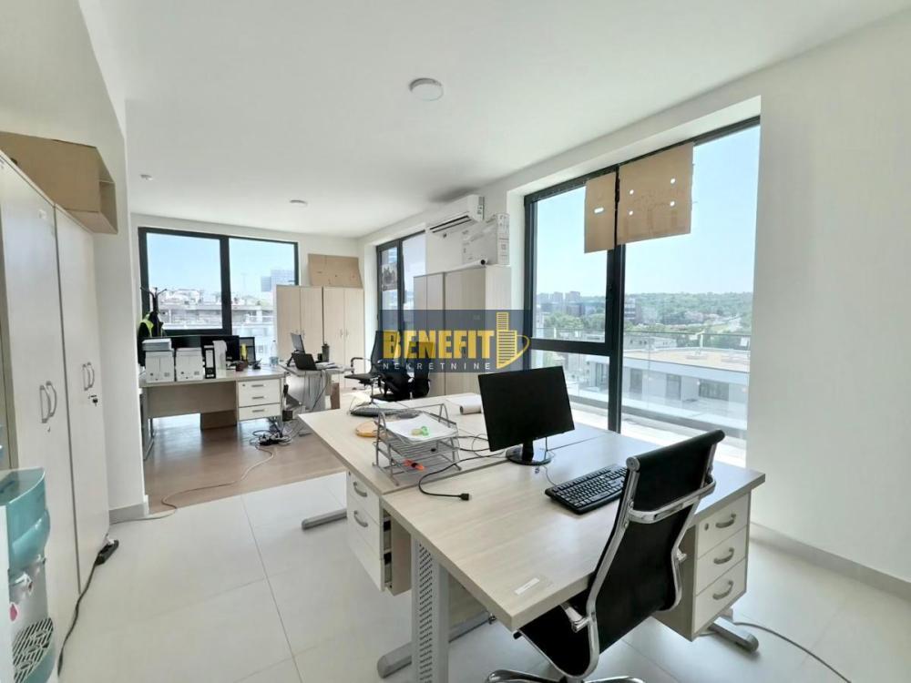 Glavna slika -Četvorosoban stan za izdavanje, 175m2, 3.300€