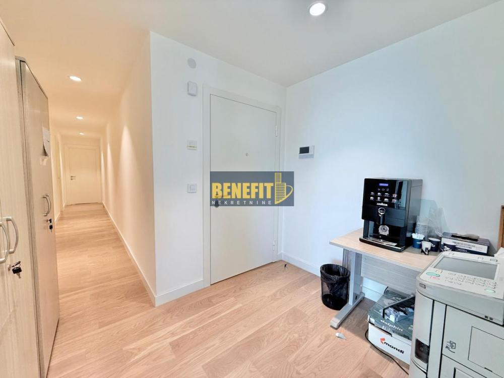 Slika 7 - Četvorosoban stan za izdavanje, 175m2, 3.300€